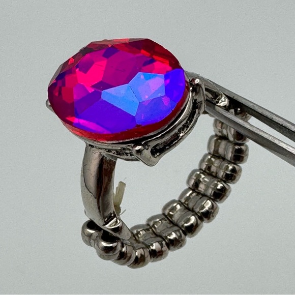 Silver Tone Stretch Ring Faceted Red Pink Purple Glass Statement Ring - Picture 2 of 7